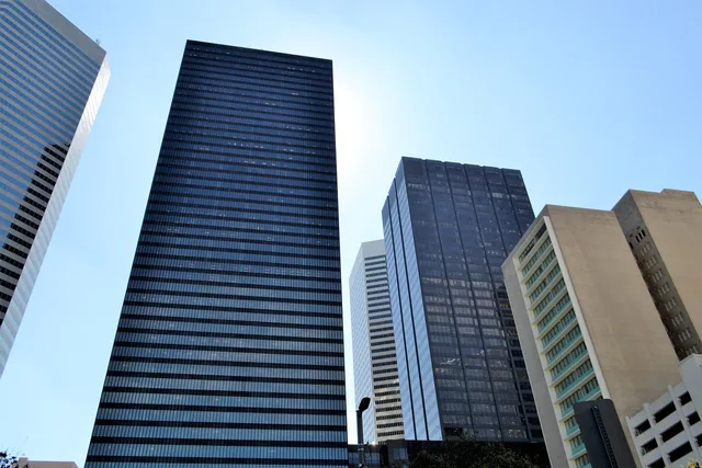 office, architecture, glass items, skyscraper, modern, business, city, building, design, tower, sky, glass, landscape, downtown, window, blue, skyline, wallpaper 4k, district, hd wallpaper, center, reflection, street, town, free wallpaper, commercial, exterior, light, corporate, paper, eclipse, skyline district, financial district, japanese owned, communication, social, symbolic, society, meeting place, popular, success, inspirational, encouragement, goals, creative, iconic, motivating, motivate, work place, occupation, occupy, vision, 4k wallpaper 1920x1080, motivation, education, commercial buildings, real-estate, structure, windows, windows wallpaper, electricity, technology, contemporary, power, solar energy, panel, industry, future, futuristic, perspective, looking up, view, facade, apartment, property, beautiful wallpaper, corporation, growth, development, new, meeting, construction, home, house, domicile, edifice, erection, framework, pile, superstructure, blue sky, ziggurat, sky background, background, wallpaper hd, full hd wallpaper, screen saver, laptop wallpaper, houston, texas, desktop backgrounds, office building, lamp post, blue office, blue home, blue work, blue house, blue education, cool backgrounds, blue meeting, blue paper, blue construction, blue window, blue email, blue news, nature, blue motivation, mac wallpaper, blue communication, free background, 4k wallpaper, blue glass, blue future, blue energy, blue street, blue growth, blue conference, blue social, blue glasses, blue creative, blue power, blue vision, blue inspiration, blue new, blue lamp, blue industry. Kontorskluster och affärsdistrikt: så jämför du lägen